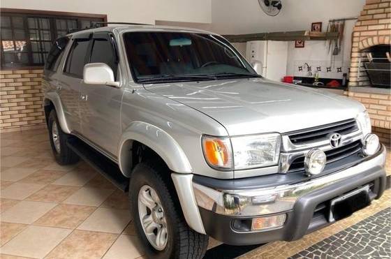 TOYOTA HILUX SW4 3.0 4X4 8V TURBO DIESEL 4P MANUAL